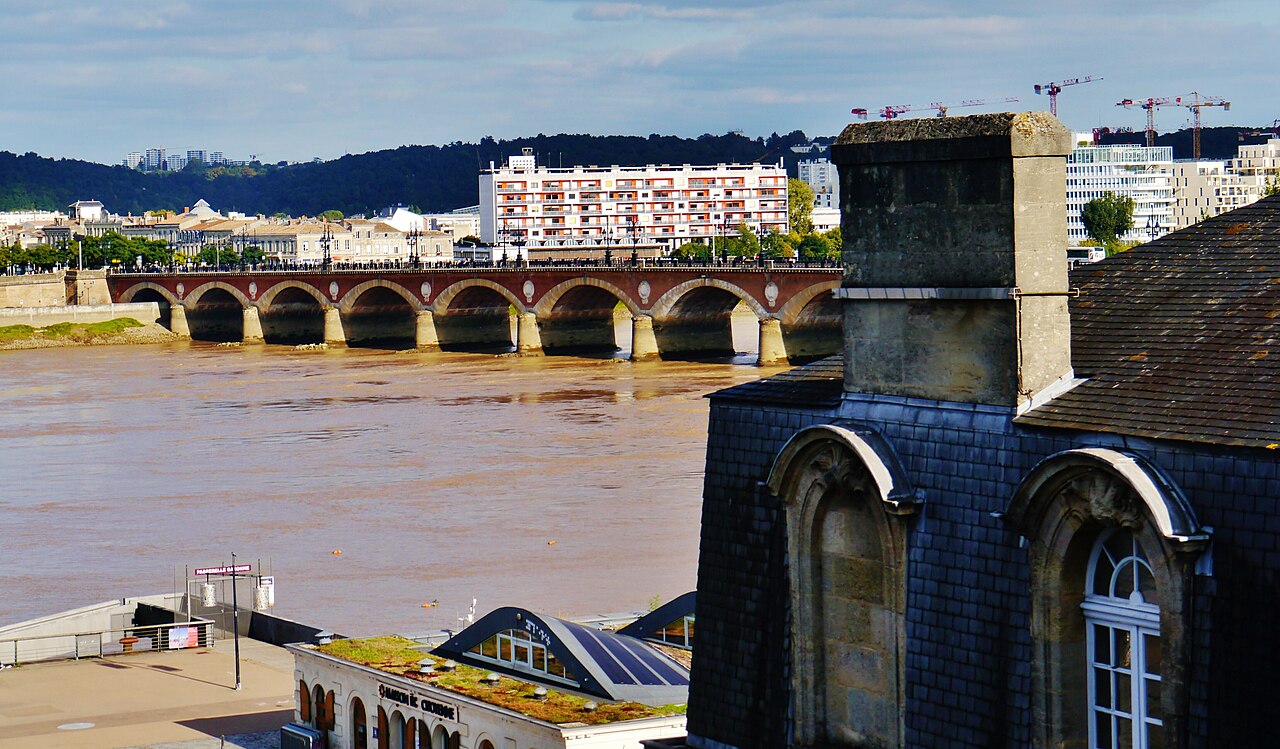 Quais de Garonne et pont de pierre