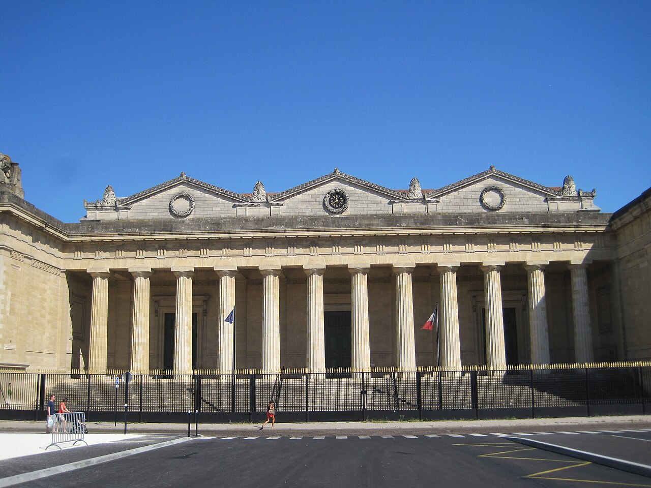Palais de justice de Bordeaux, colonnade néoclassique